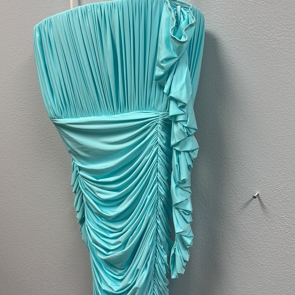 Sterling Off-Shoulder Midi Dress - Picture 2 of 7